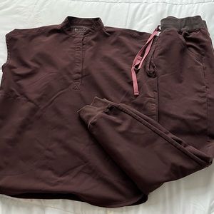 FIGS Espresso Rafaela Top - XXS
High Waisted Zamora 2.0 - XXSP